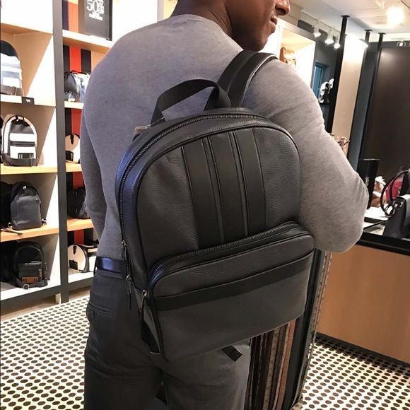 NWT COACH mens BOND BACKPACK IN PEBBLE LEATHER COACH BLACK/NAVY - Picture 2 of 7